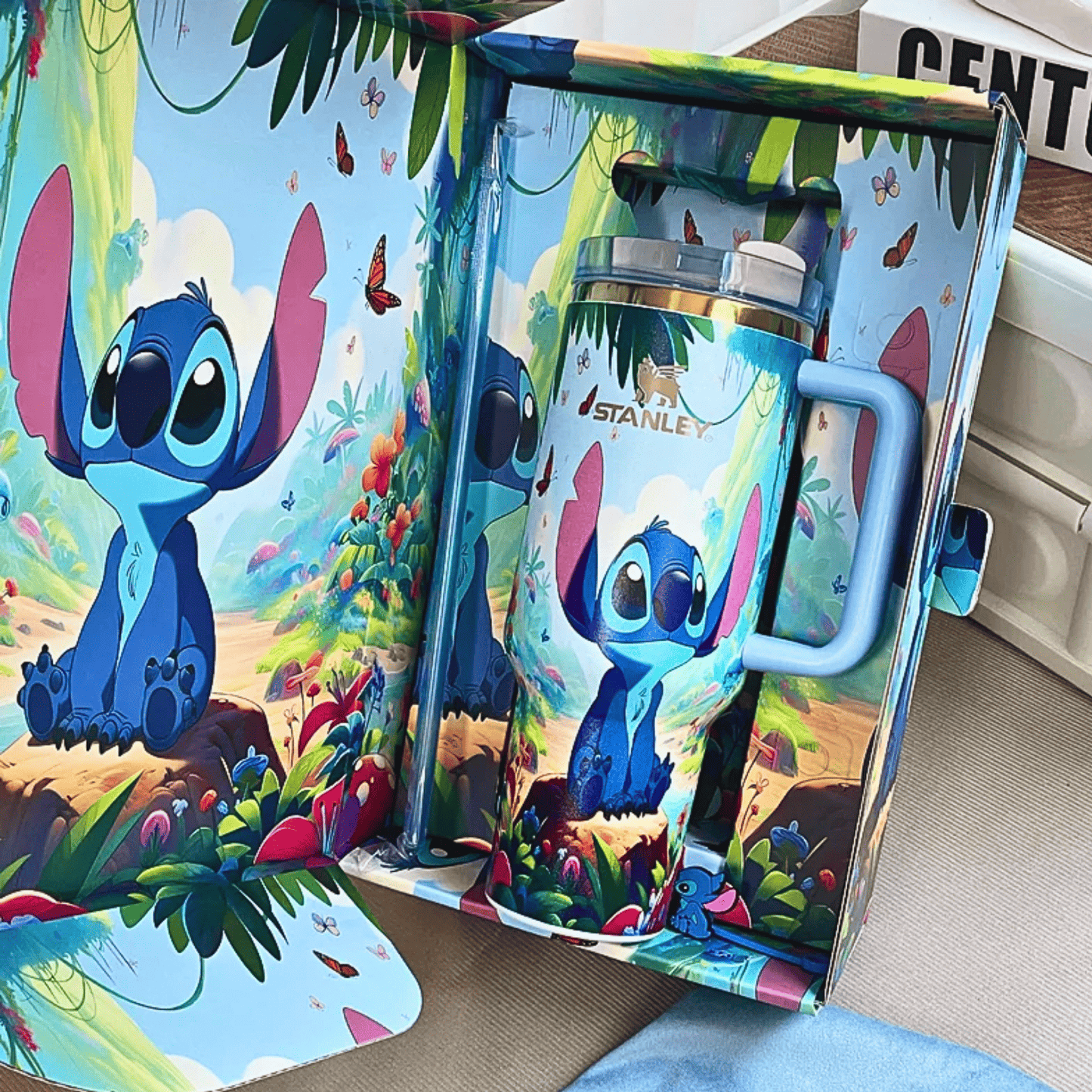 Exclusivo: Garrafa Térmica 1.2L Edição Especial Stitch Dourada Caixa Customizada + *BRINDE 1x Chaveiro Exclusivo* - EDIÇÃO LIMITADA