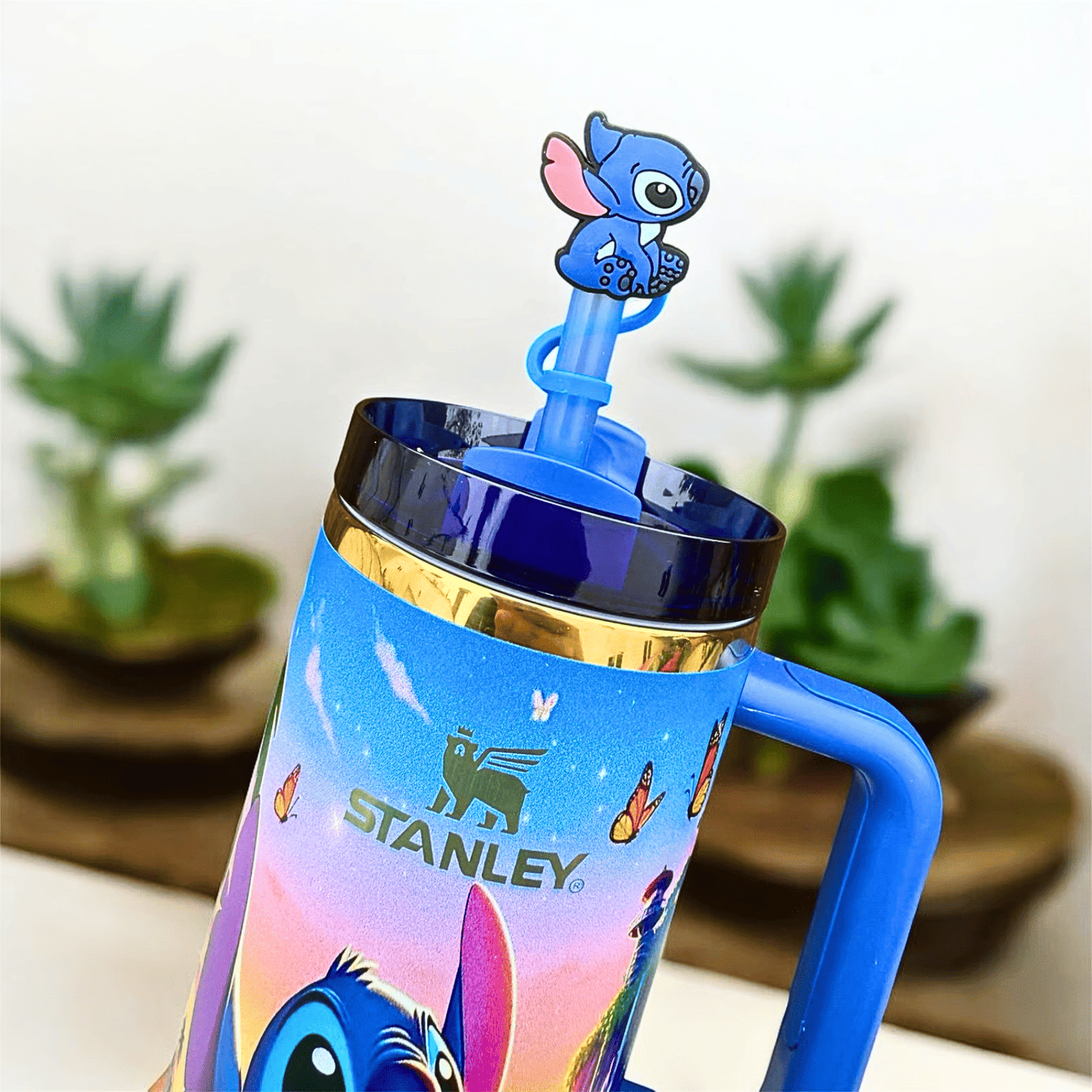 Exclusivo: Garrafa Térmica 1.2L Edição Especial Stitch Dourada Caixa Customizada + *BRINDE 1x Chaveiro Exclusivo* - EDIÇÃO LIMITADA