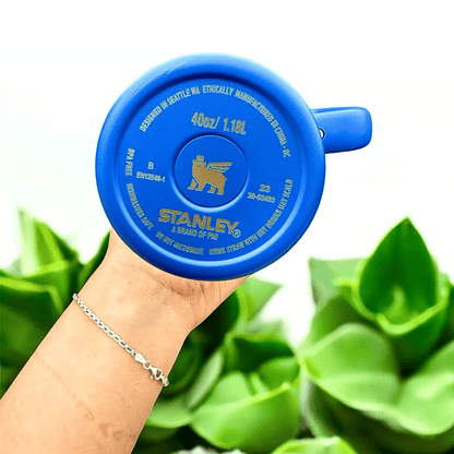 Exclusivo: Garrafa Térmica 1.2L Edição Especial Stitch Dourada Caixa Customizada + *BRINDE 1x Chaveiro Exclusivo* - EDIÇÃO LIMITADA