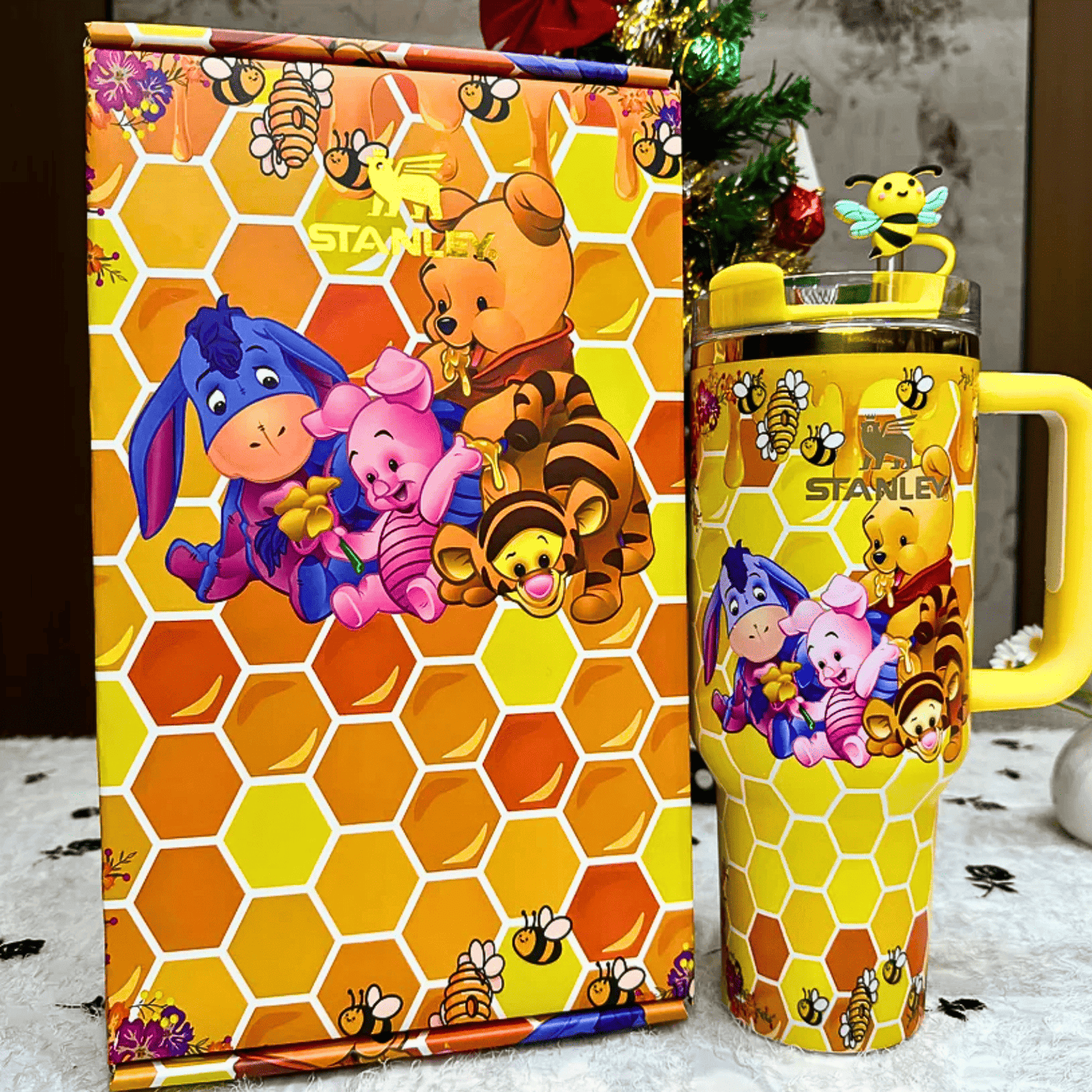 Exclusivo: Garrafa Térmica 1.2L Edição Especial Ursinho Pooh Caixa Customizada + *BRINDE 1x Chaveiro Exclusivo* - EDIÇÃO LIMITADA