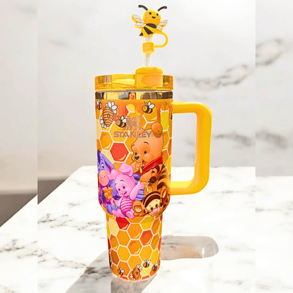 Exclusivo: Garrafa Térmica 1.2L Edição Especial Ursinho Pooh Caixa Customizada + *BRINDE 1x Chaveiro Exclusivo* - EDIÇÃO LIMITADA