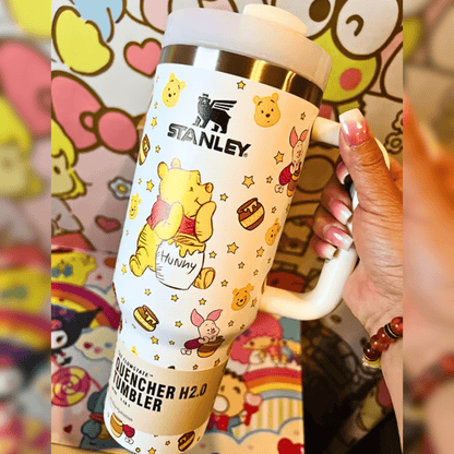 Exclusivo: Garrafa Térmica 1.2L Edição Especial Ursinho Pooh Caixa Customizada + *BRINDE 1x Chaveiro Exclusivo* - EDIÇÃO LIMITADA