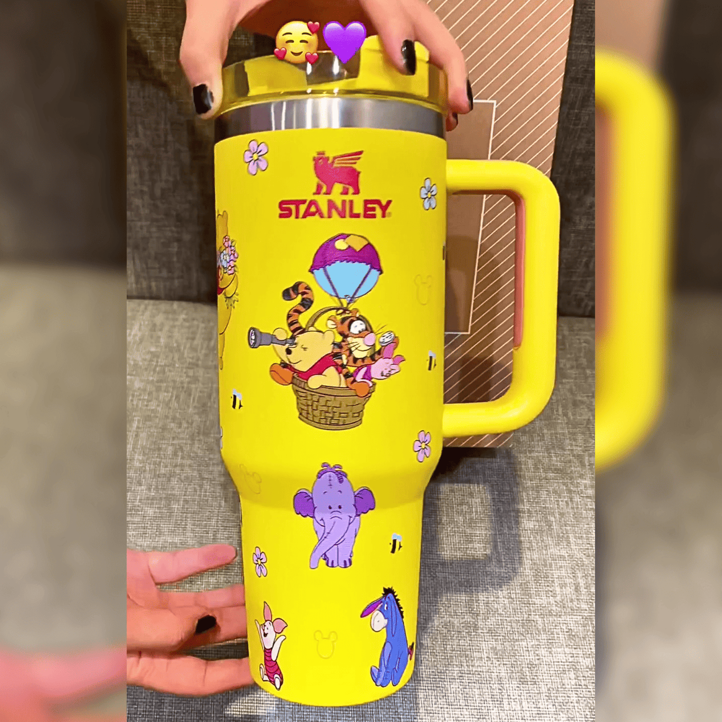 Exclusivo: Garrafa Térmica 1.2L Edição Especial Ursinho Pooh Caixa Customizada + *BRINDE 1x Chaveiro Exclusivo* - EDIÇÃO LIMITADA