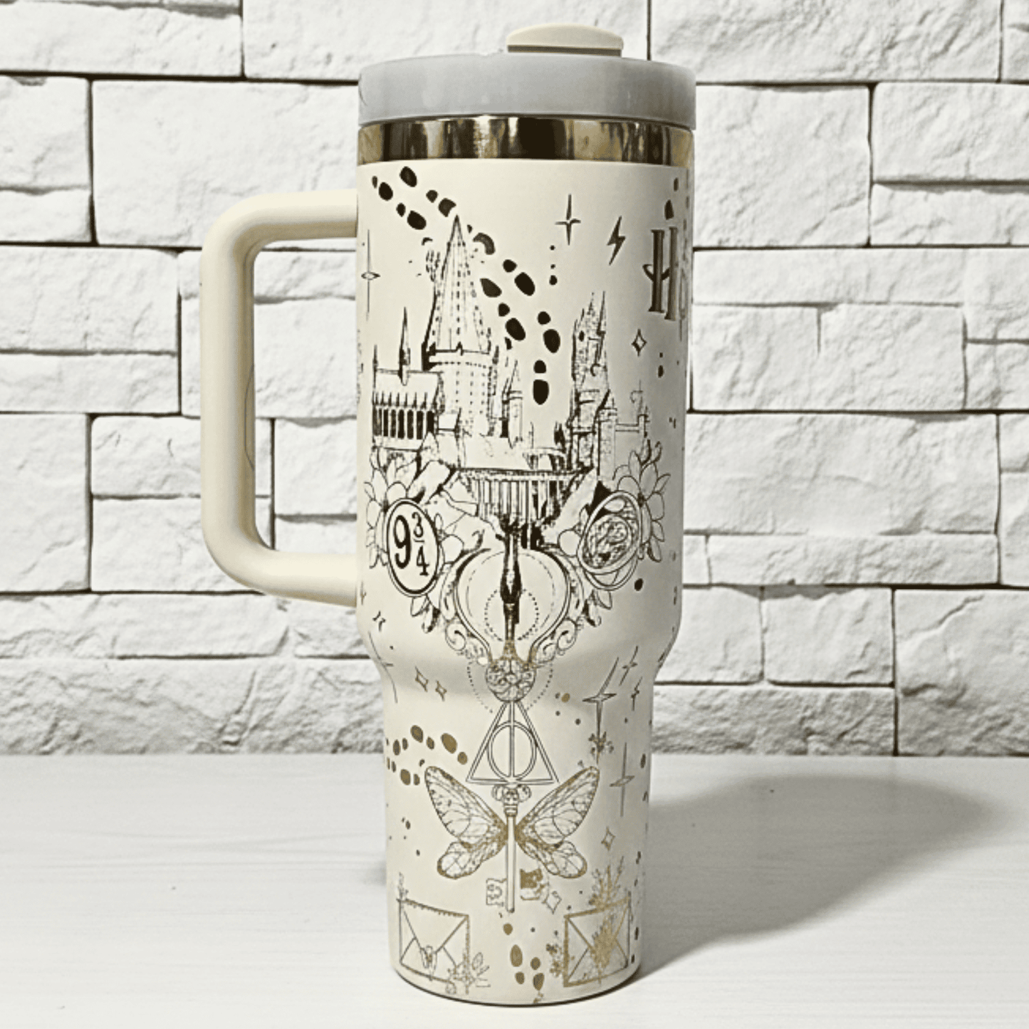 Exclusivo: Garrafa Térmica 1.2L Edição Especial HP Dourada e Metalizada Customizada Gravação Laser + *BRINDE 1x Chaveiro Exclusivo* - EDIÇÃO LIMITADA