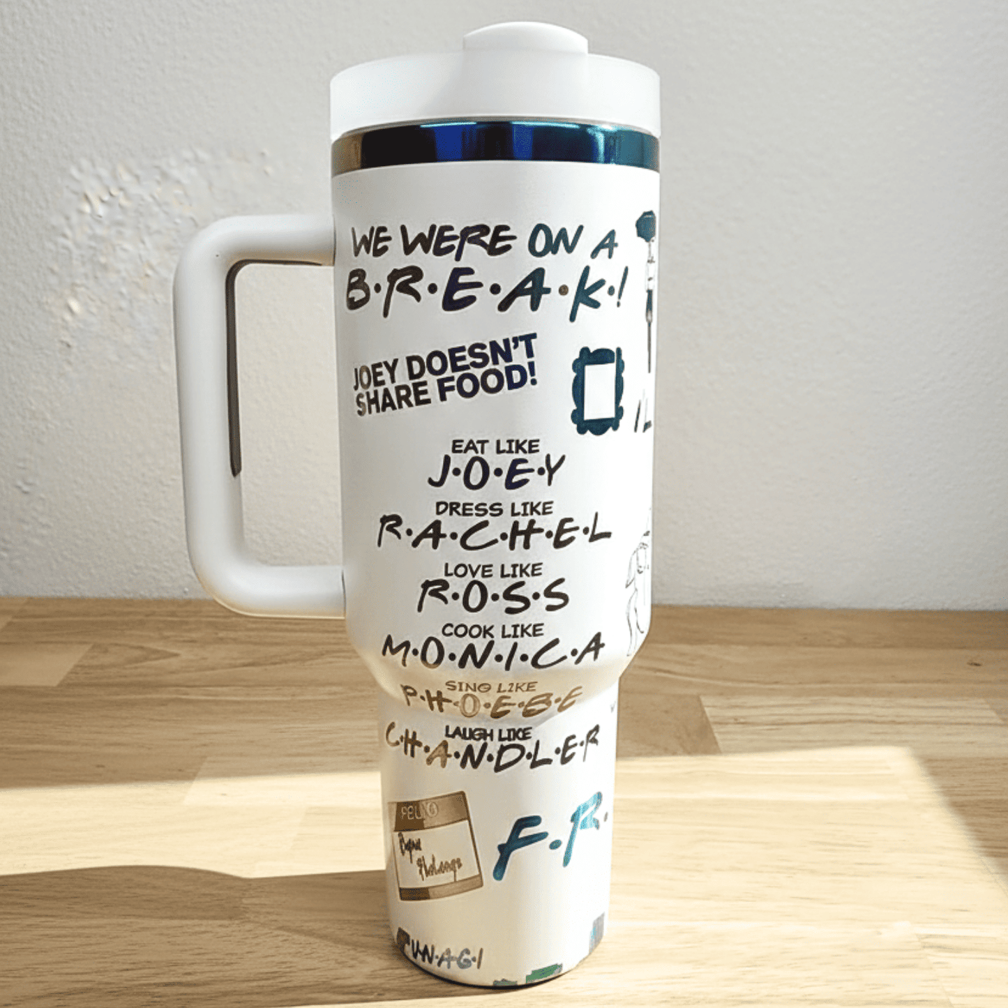 Exclusivo: Garrafa Térmica 1.2L Edição Especial Friends Customizada Gravação Laser + *BRINDE 1x Chaveiro Exclusivo* - EDIÇÃO LIMITADA