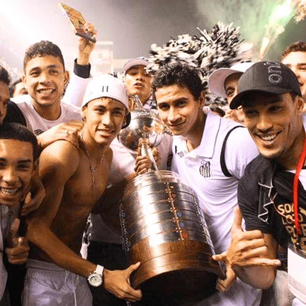 Exclusivo: Quadro de Medalhas Santos Multicampeão 2011 Libertadores e Paulistão Moldura de Madeira 33x33cm + *BRINDE 1x Caneca* - EDIÇÃO LIMITADA