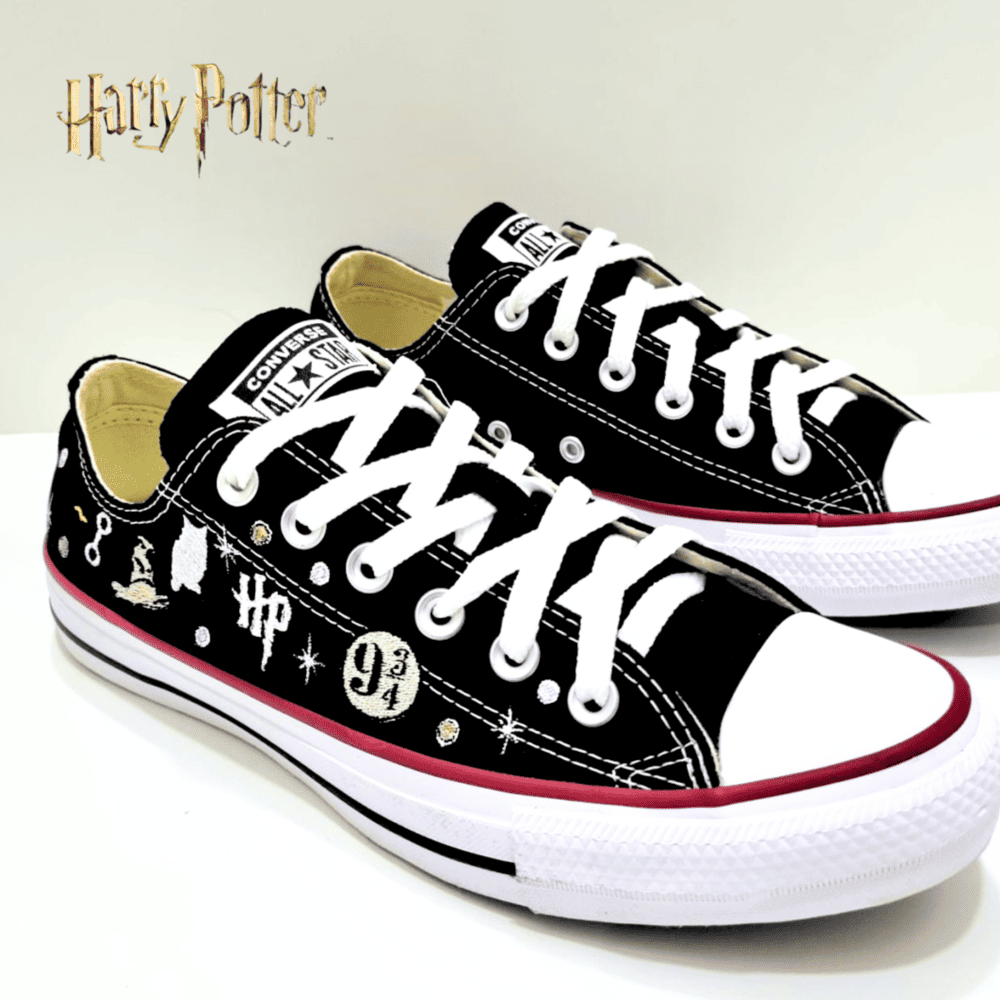 Exclusivo: Tênis All Star Customizados Bordados de HP + *BRINDE 1x Caneca Oficial* - EDIÇÃO LIMITADA